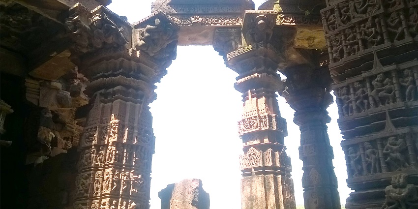 A view of Ramgarh Bhand Devra Temple, a popular place near Sorsan Wildlife Sanctuary.