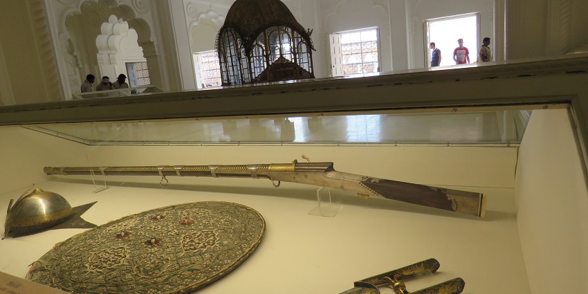 The Thar Heritage Museum showcases diverse exhibits reflecting the traditions and history of the Tha