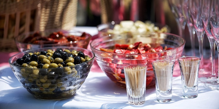 Diverse selection of freshly brewed drinks, each produced with precision and flavour.