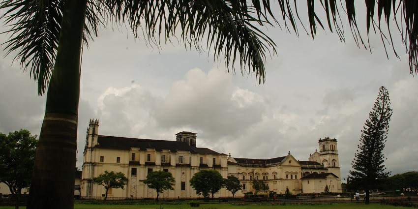 A view of the iconic Archaeological Museum, one of the best places to visit in Old Goa.