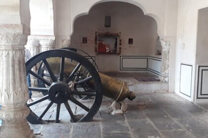 A captivating view of Bala Quila, Alwar Fort, perched on a hilltop, a must-visit attraction for anyone exploring the top things to do in Alwar.