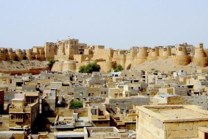 Exploring Jaisalmer Fort, a UNESCO site, is one of the best things to do in Jaisalmer.