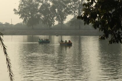 Relaxing by the shores of Karna lake is one of the refreshing things to do in Karnal