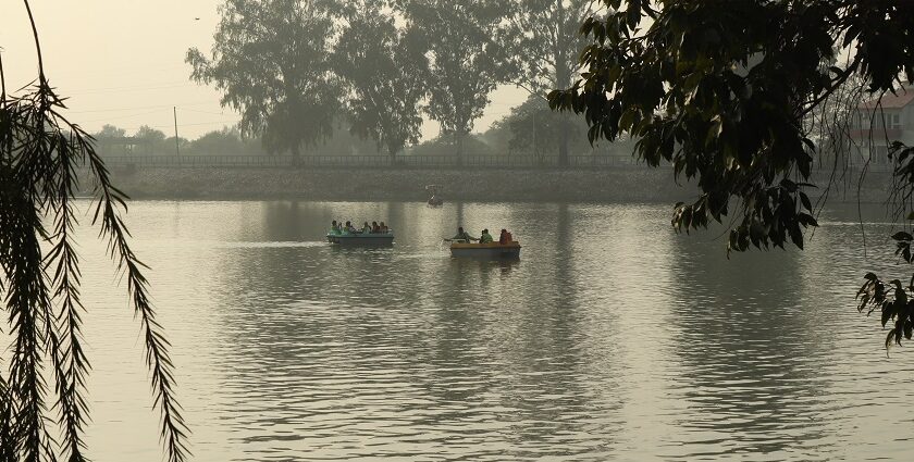 Relaxing by the shores of Karna lake is one of the refreshing things to do in Karnal