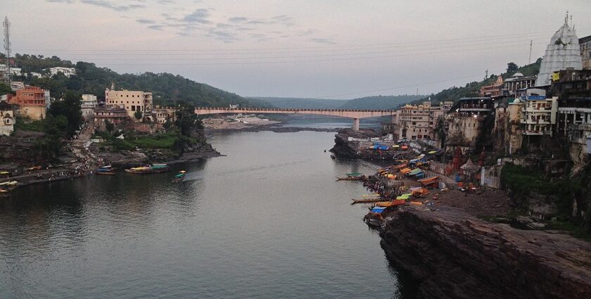 An island with spiritual significance in Madhya Pradesh, Omkareshwar.