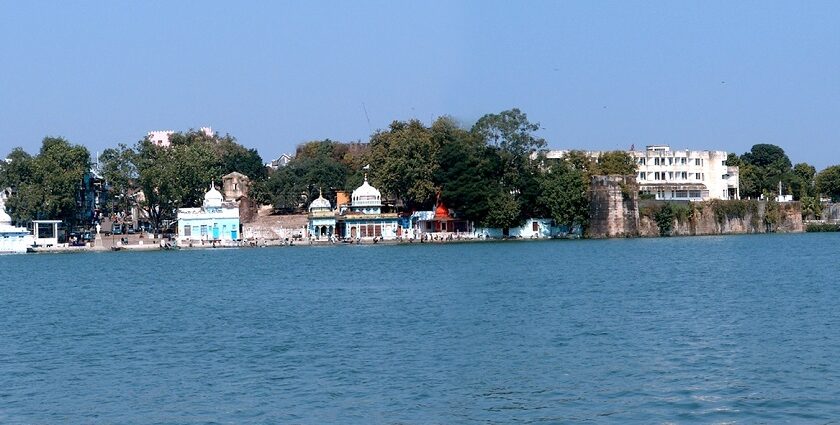 A scenic view of Sagar showcasing its lakes and greenery, highlighting the things to do in Sagar for visitors.