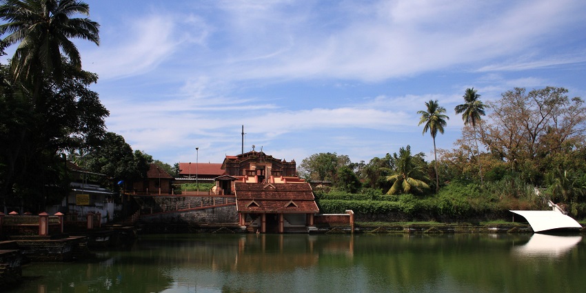 Thiruvangad Sree Ramaswamy Temple is one of the most amazing temples in Thalassery.