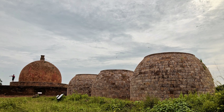 Thotlakonda Buddhist Complex is one of the spots holding historical significance.