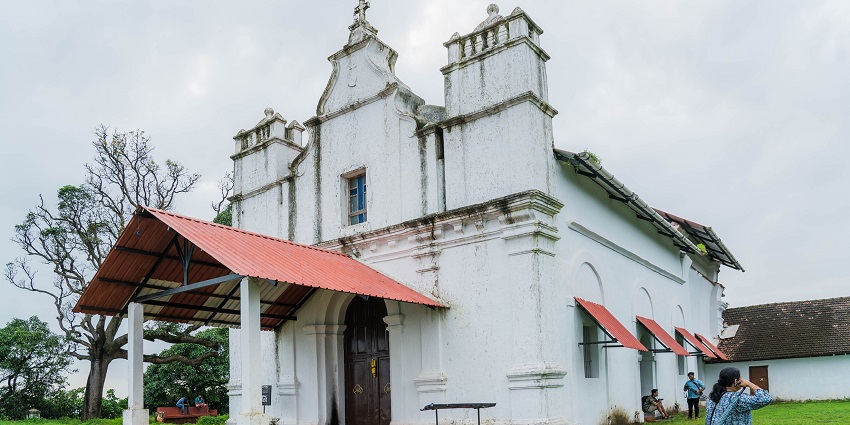 Three Kings Chapel is a famous tourist attraction and a major religious place in Goa.