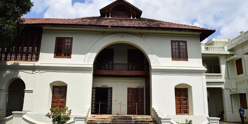 Thrippunithura Hill Palace is a popular sightseeing attraction which used to be the official residence of the Kochi royal family.