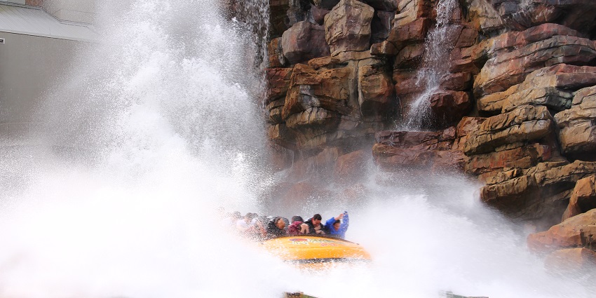 Thunderzone offers a unique and combination of water-based activities and thrilling rides.