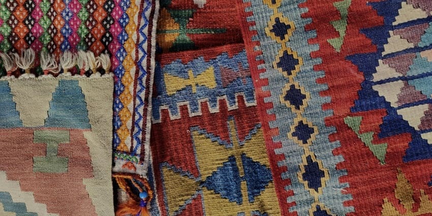 Image of the hand woven carpet being sold in the market of Dalhouse in Himachal