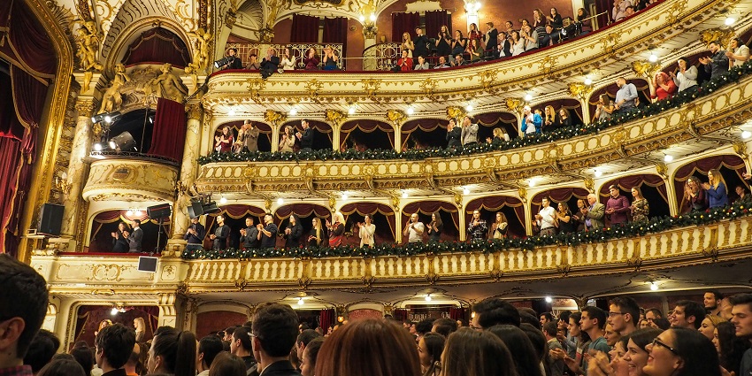 Watch a variety of shows at the Tiffany’s Show Theatre in Pattaya