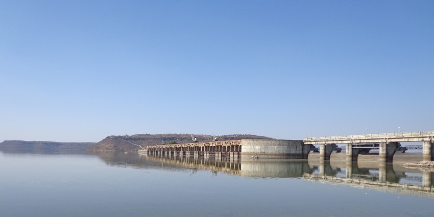 The panoramic view of Tighra Dam, a tourist attraction near Sultan Garh Waterfalls