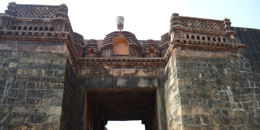 Tipu’s Fort is also known as Srirangapatna Fort is now in ruins but is still popular.