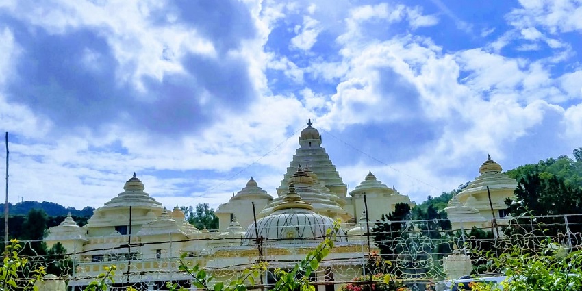 This is a museum in Tirumala Tirupati Devastanam.A beautiful outlook with amazing old collection inside.