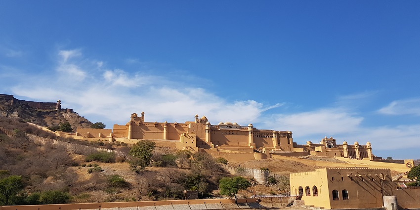 Todgarh Fort’s skyline view, showcasing its vast expanse and historical architecture.