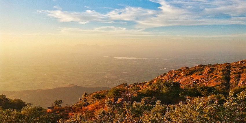 Sunset Point, is among the best places to visit in Abu Road for photography enthusiasts.
