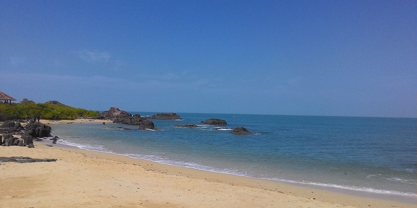 Elegant Trasi Private Beach features a calm coastal environment, soft waves, and sandy beach
