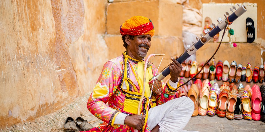 Pushkar's music festival features tribal drumming and contemporary Rajasthani sounds.