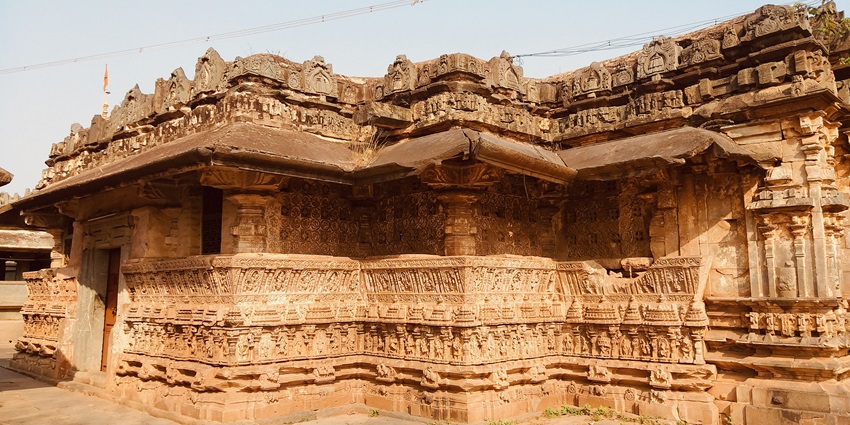 Trikuteshwara Temple is famous for its ancient South Indian, Dravidian architecture and carvings.