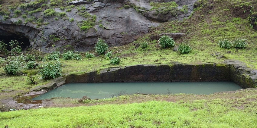 Tringalwadi Fort is one of the best places to visit near Trimbakeshwar for travellers.