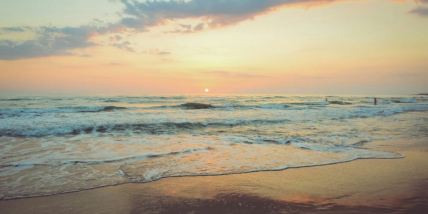 Ubharat Beach is one of the spots where you can indulge in swimming or taking a stroll.