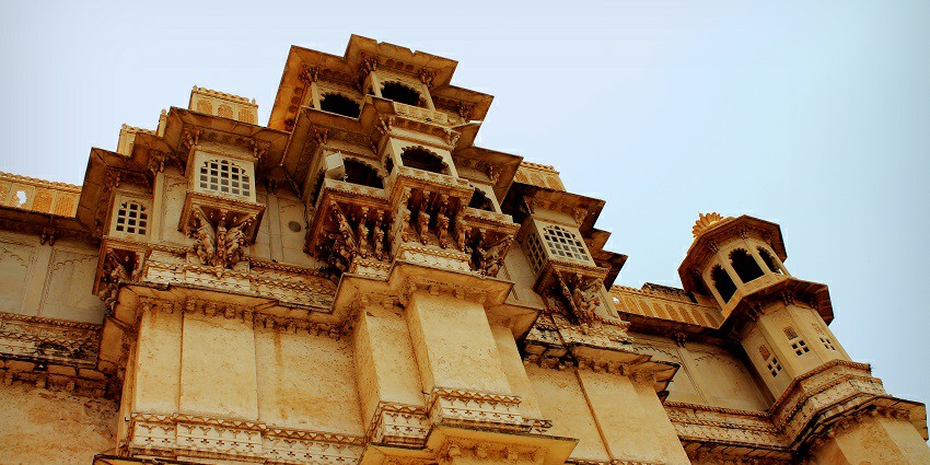 The grand Udaipur City Palace is one of the best places to visit near Ranakpur Temple.