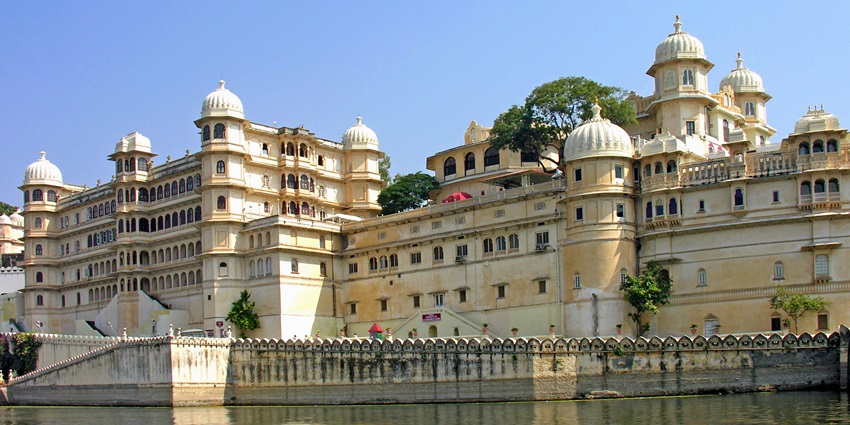 A view of the City Palace in Udaipur, one of the famous places to visit near Chittorgarh.