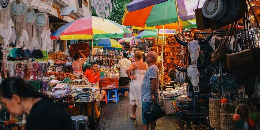 Colourful local bazaar in Udhna, one of the vibrant places near Surat for a weekend