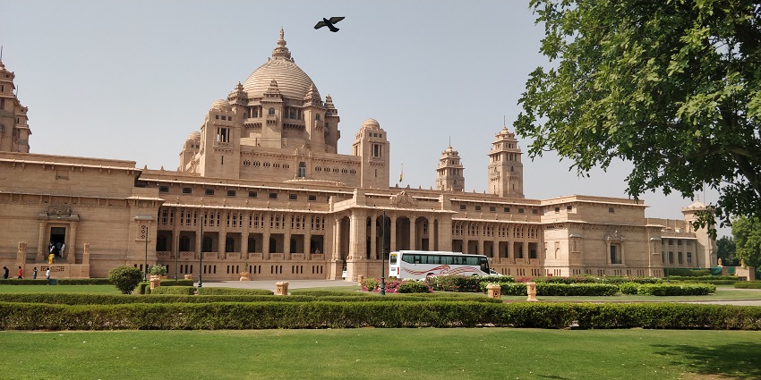 Umaid Bhawan Palace in Jodhpur is one of the perfect Rajasthan picnic places for families.