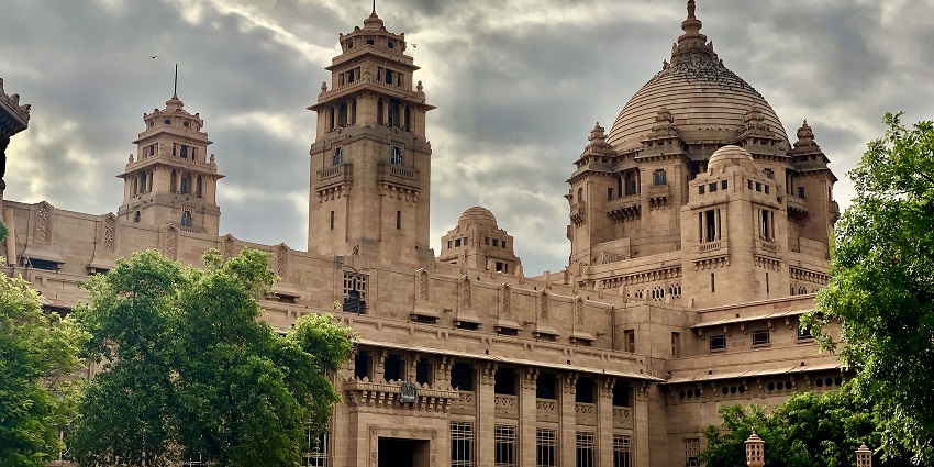 The majestic Umaid Bhawan Palace, an architectural marvel and a prominent landmark in Jodhpur.