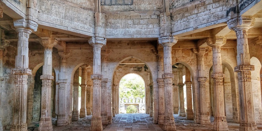 Uparkot Fort is an ancient fort on the east side of Junagadh that you must explore.