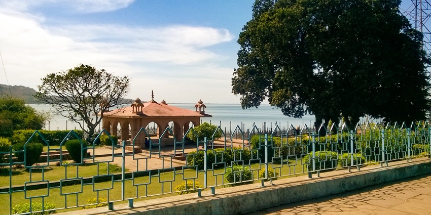 The landscape picture of the mesmerising garden and lake view of Upper Lake (Bada Talab).