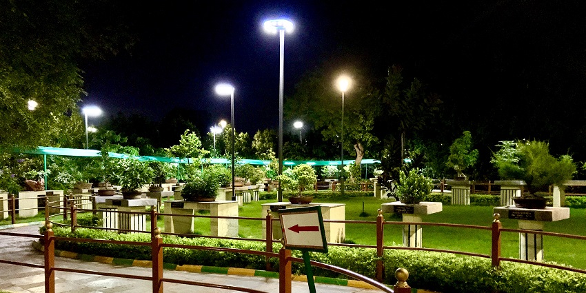 VUDA Park is also known as Taraka Rama Park with boating facilities available.
