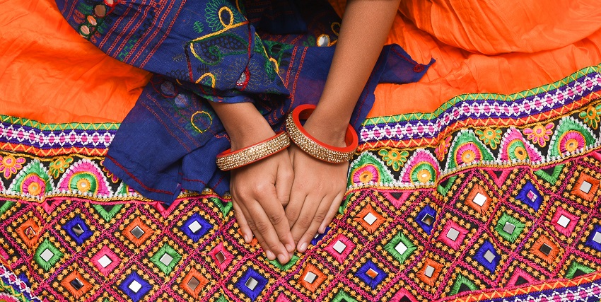 While shopping in Nathdwara’s Vandana Market, you can find a range of women’s ethnic wear.