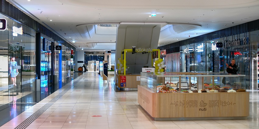 Ved Transcube Plaza stands out as a unique establishment for a dynamic experience.