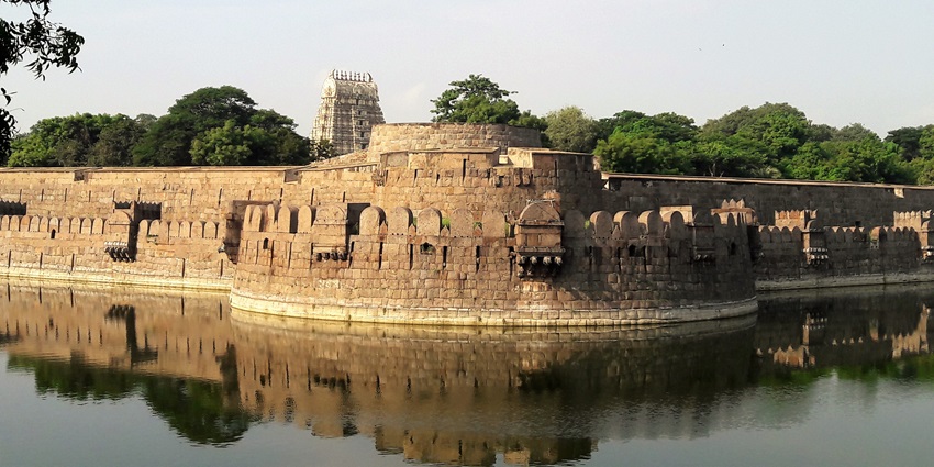 The Vellore Fort is one of the best places to visit near Tirupati within 200 kms