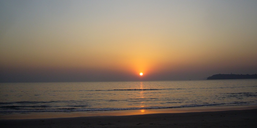 Majestic sunset captured at the popular Velsao Beach which is nead the Vasco Da Gama