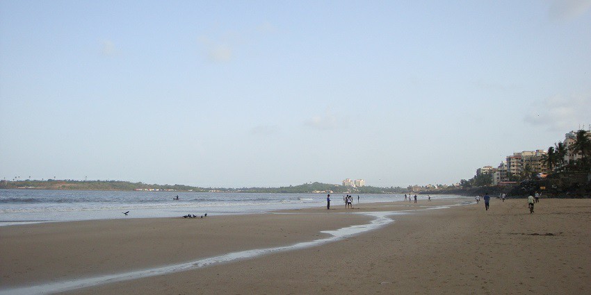 Versova Beach offers golden sands, nightlife, culture, relaxation, and adventure.