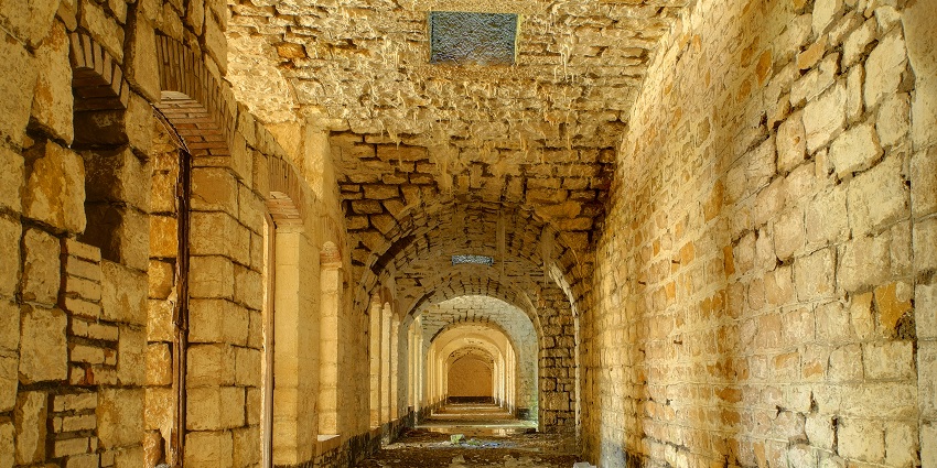 An image of the ruins of Vidisha Fort situated on a hill, offering panoramic views of the surrounding landscape.