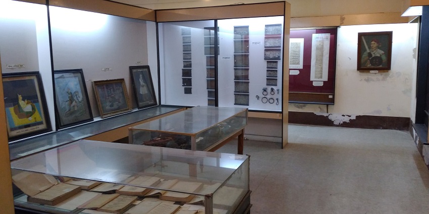 Places to visit in Baramati feature a Museum showcasing history, heritage, coins, pottery, and guided tours.