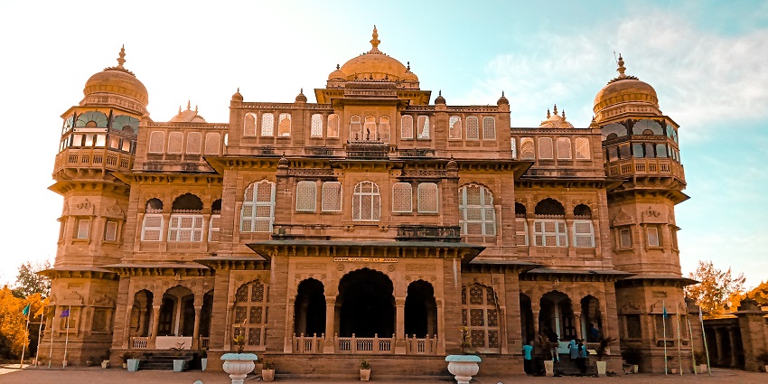 Vijaynagar Fort, one of the quaint places to visit near Taranga Hill Wildlife Sanctuary.
