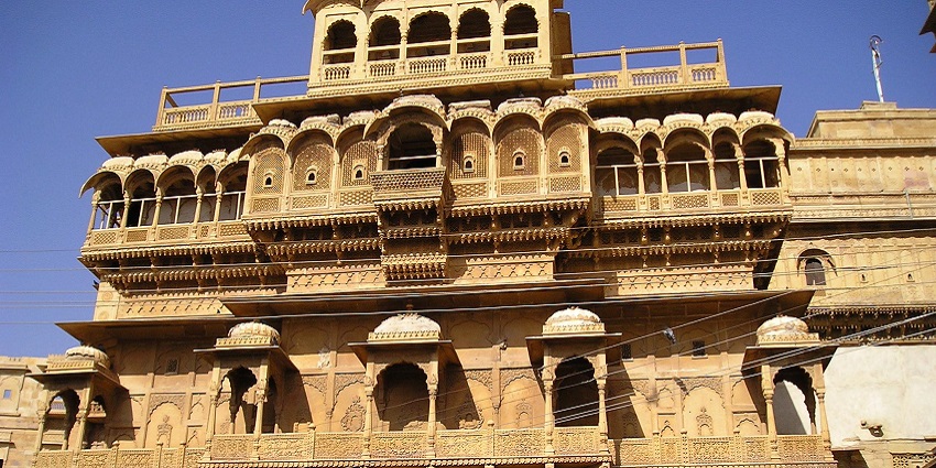 Discover Karauli’s heritage through artefacts, sculptures, and historical paintings.