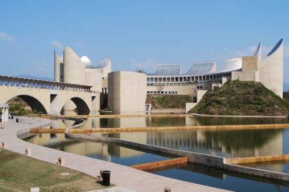 The Virasat-e-khalsa museum in anandpur sahib shows the evolution of sikh religion.