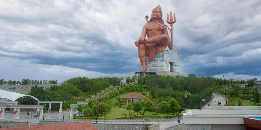 Image of Vishwas Swaroopam - Hindu idol lord Shiva statue located about 45 km from Udaipur