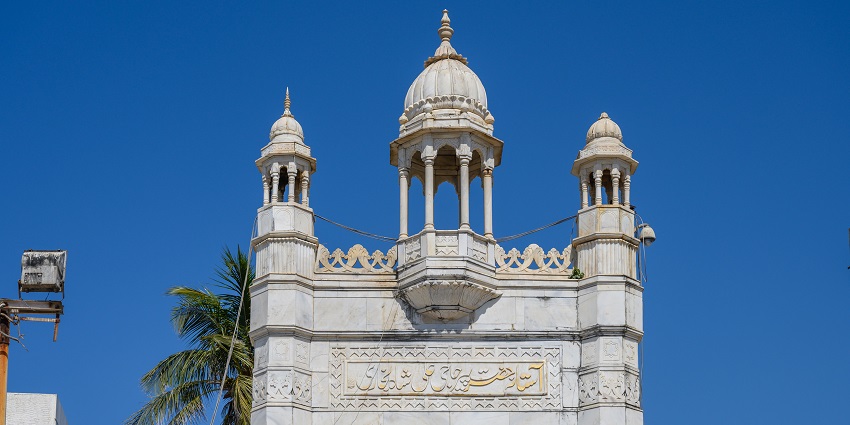 Offering prayers at Bu Ali Shah Qalandar Dargah is one of the top things to do in Panipat.