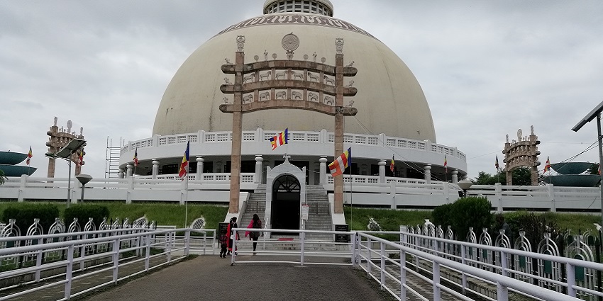 Visiting the iconic Deekshabhoomi is one of the best things to do in Nagpur, Maharashtra.