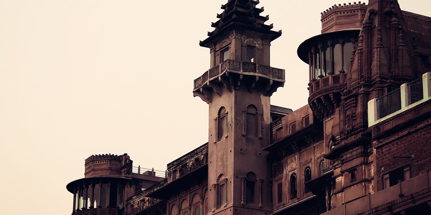 The majestic Fateh Prakash Palace Museum in Chittorgarh, showcasing royal history and architecture.