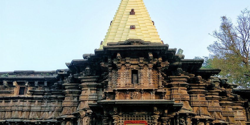 Mahalaxmi temple offers a visit, one of the best things to do in Panjim.